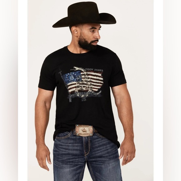 Cody James Men's Don't Tread Short Sleeve Graphic T-Shirt - Picture 2 of 8